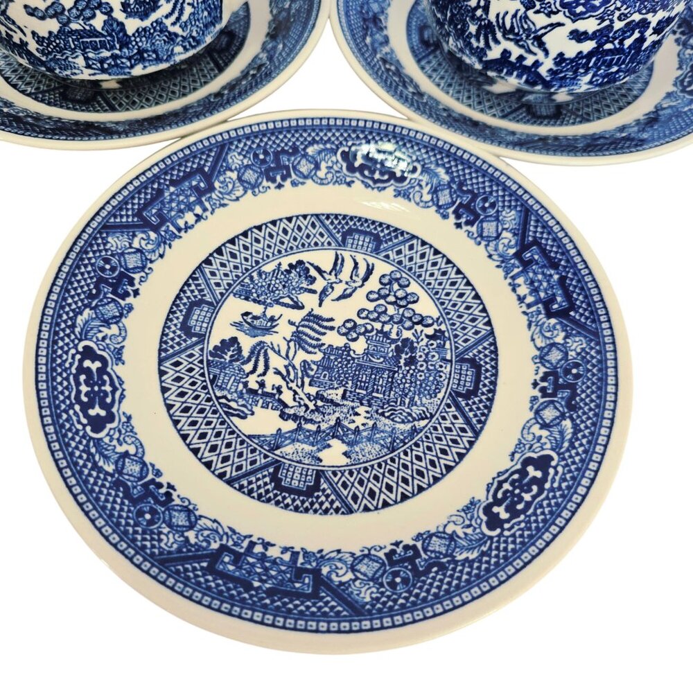 2 Royal USA Blue Willow Mugs Saucers 2.5" Ironstone transferware Chinoiserie - Picture 3 of 9